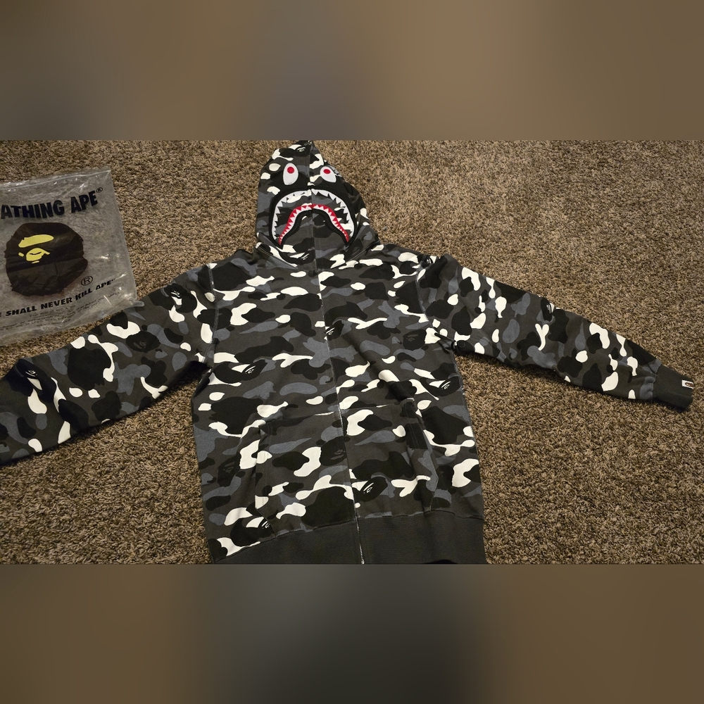 A bathing ape hoodie